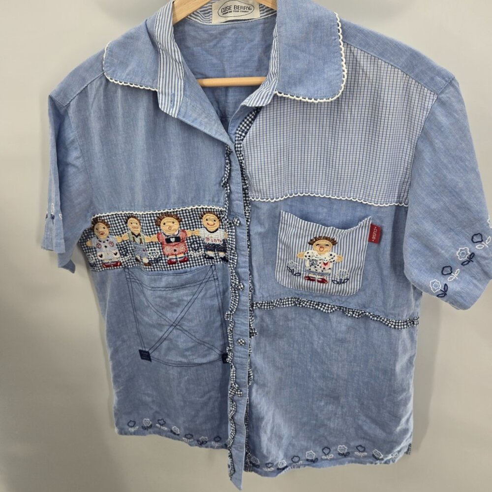 Vintage Cuse Berry Embroidered Japanese Cottagecore Short Sleeve Shirt Medium